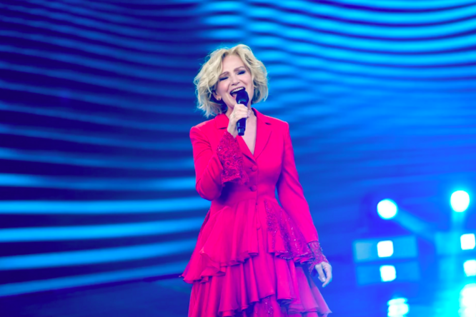 Plejada.pl:Katarzyna Żak in red delighted in Opole. The bottom of her outfit made an impression